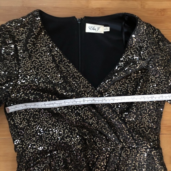 Women’s gold sequinned dress - Picture 8 of 12